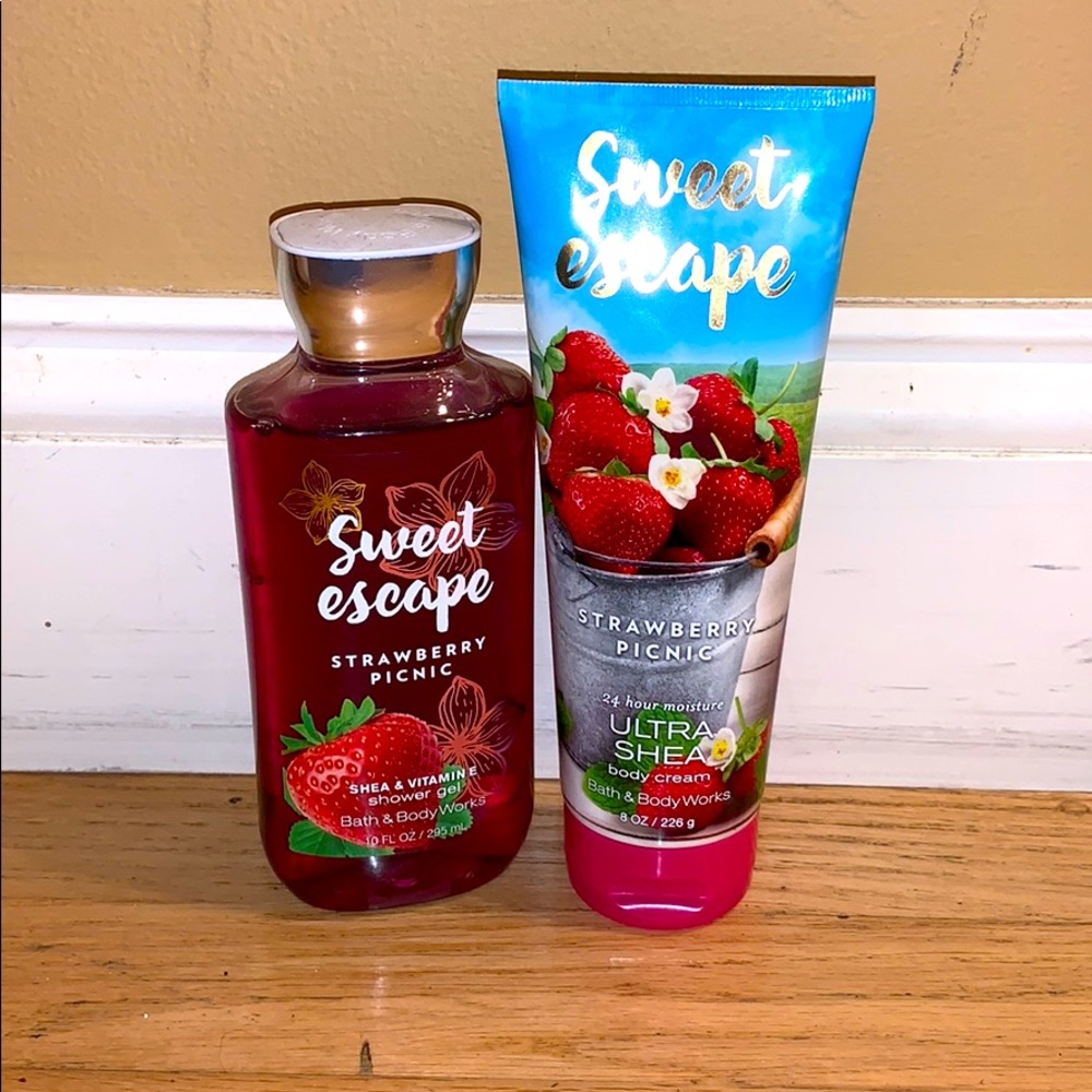 Bath and body works body wash and body moisturizer